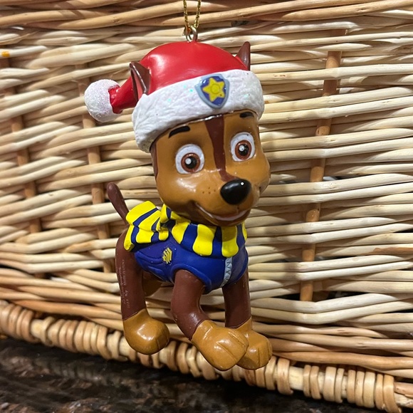 2019 Set of 2 Paw Patrol Ornaments. Skye & Chase with Christmas hats Preowned - Picture 3 of 10